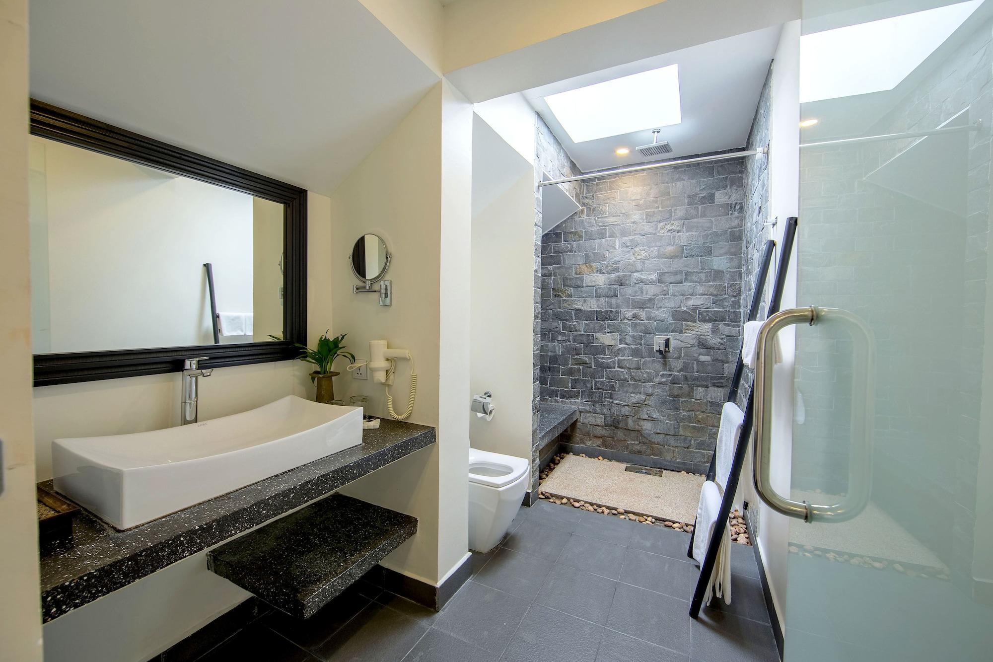 Hotel Central Suite Residence 4*